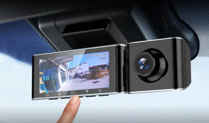 AZDome M770 Pro 3CH product in gebruik