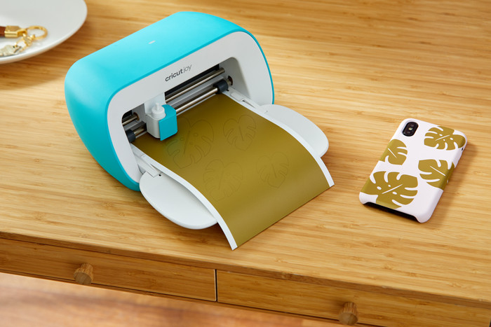 Cricut Joy Starter Bundle product in use