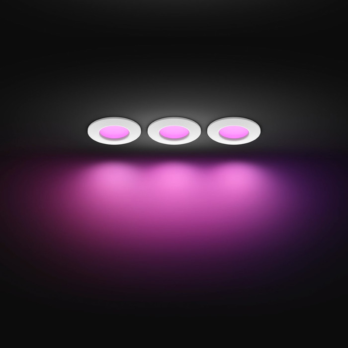 Philips Hue Inbouwspot Slim 6-pack - White and Color - 90mm - Wit product in gebruik