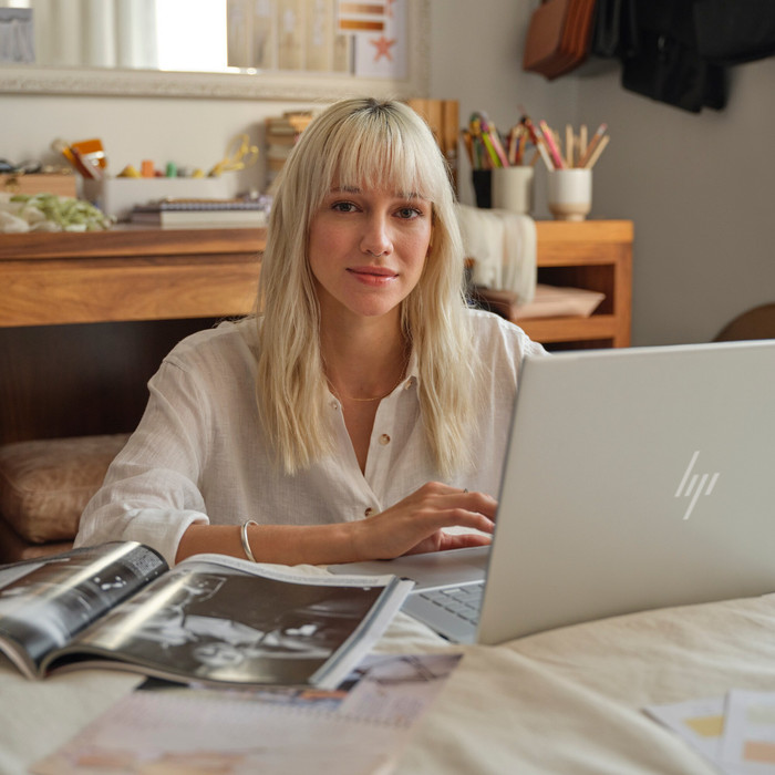 HP ENVY x360 16-ac0035nb OLED Azerty product in gebruik