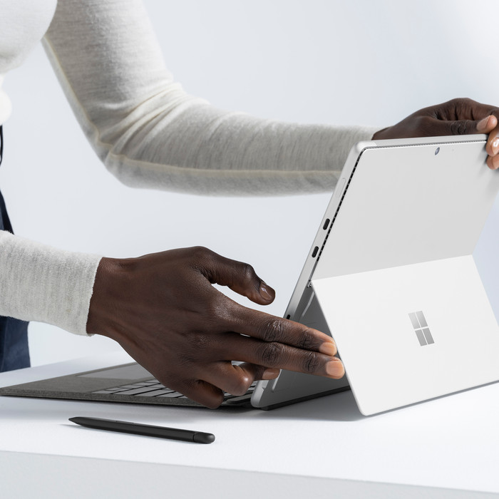 Microsoft Surface Pro 13 Pouces Type Cover avec Slim Pen Dune AZERTY visuel fournisseur