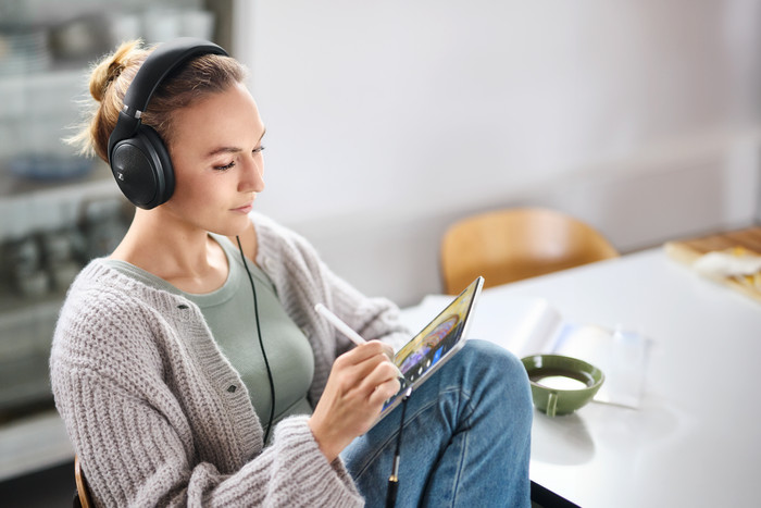 Sennheiser HD620S product in use