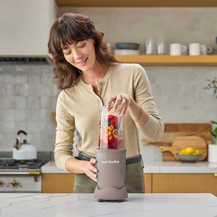 Nutribullet Pro 900 Exclusive Bruin product in gebruik