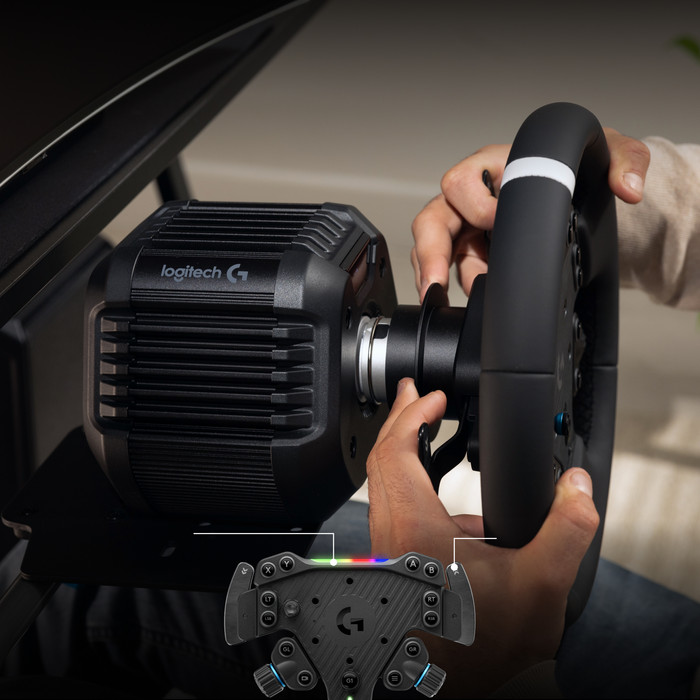 Logitech G RS50 System + Track Wheel - PlayStation & PC product in gebruik