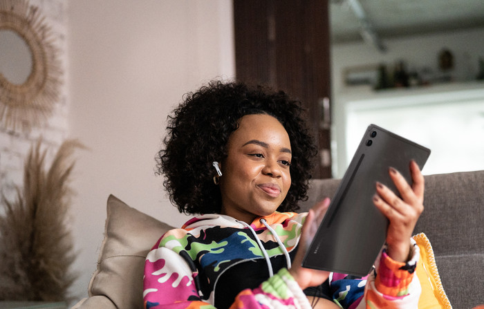 Samsung Galaxy Buds3 Pro White product in use