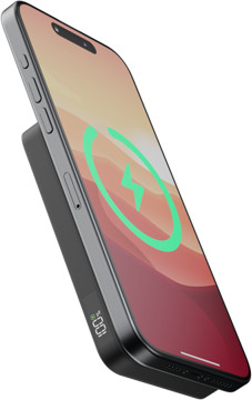 Xtorm Wireless Power Bank with MagSafe 5000mAh Black left side