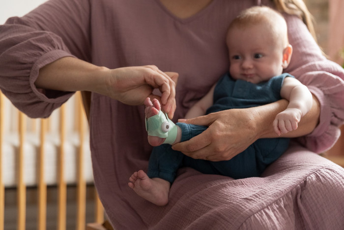 Owlet Cam 2 + Dream Sock Bedtime Blue OW-DSDUO-BL product in gebruik