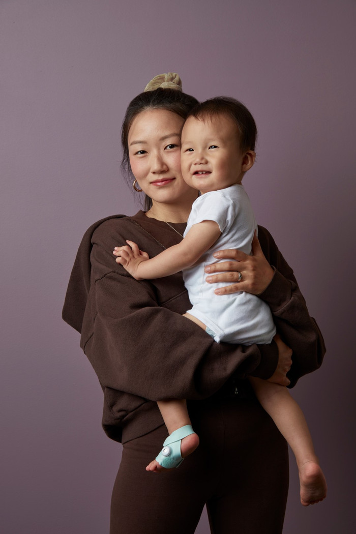 Owlet Dream Sock Dusty Rose OW-DS-RO product in use