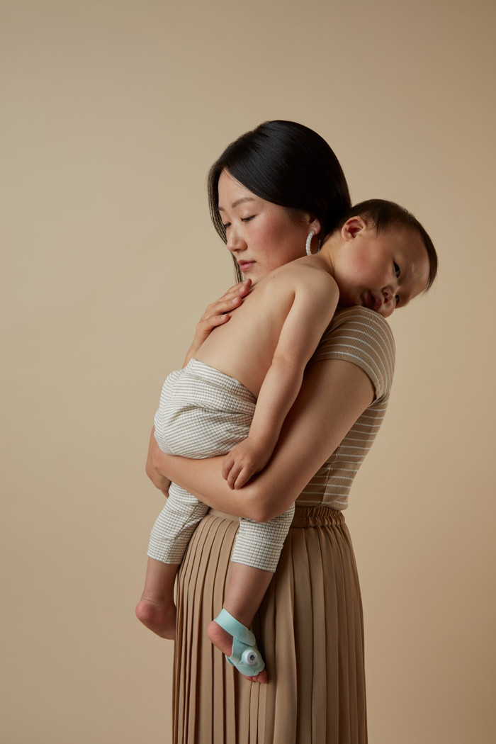 Owlet Dream Sock Dusty Rose OW-DS-RO product in use