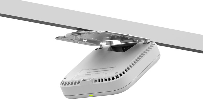 Netgear WBE710 linkerkant