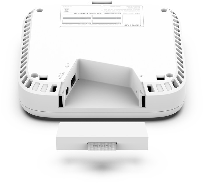 Netgear WBE710 onderkant