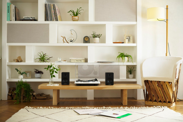 Audio-Technica AT-LP70xBT White product in use