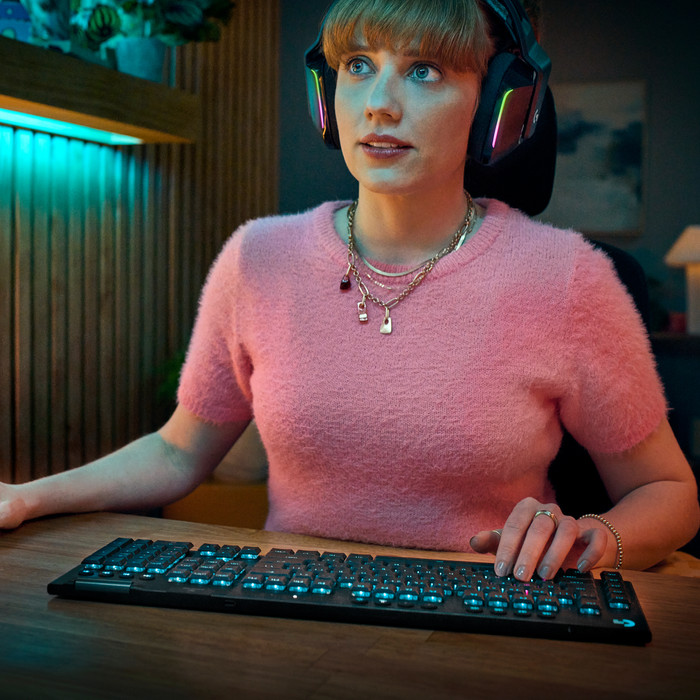 Logitech G915 X LIGHTSPEED Wireless Gaming Keyboard Black QWERTY product in use
