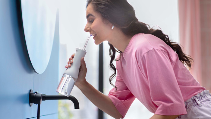 Philips Sonicare DiamondClean 9000 HX3886/41 + Power Flosser product in use