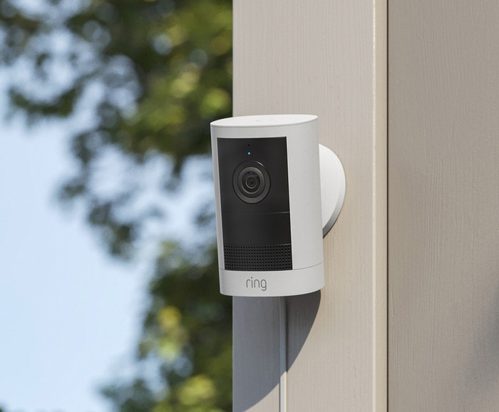 Ring Outdoor Camera Stekker 2e Generatie Wit product in gebruik