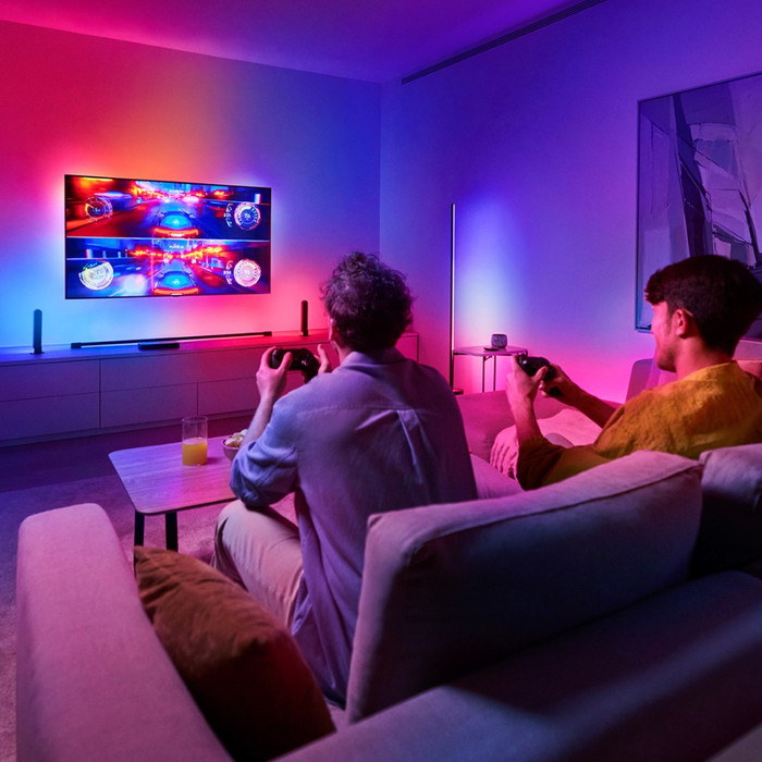 Philips Hue Play Rampe d'Éclairage Noir Lot de 2 + HDMI Sync Box 8K produit à l'usage