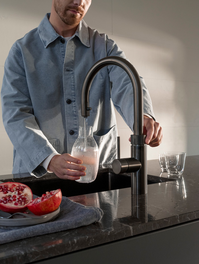 Quooker Flex Round Gunmetal product in use