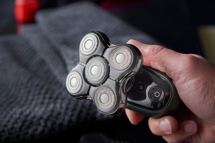 Remington RX7 Ultimate Series XR1600 product in use