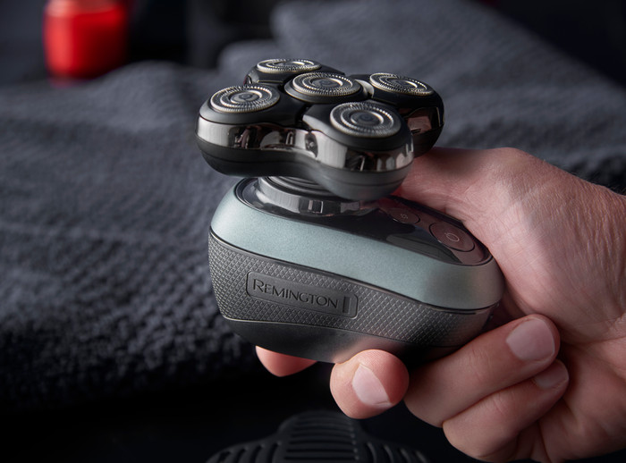 Remington RX7 Ultimate Series XR1600 product in use