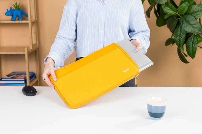 BlueBuilt Laptop Sleeve Width 36cm 15 - 16 inches M Yellow product in use