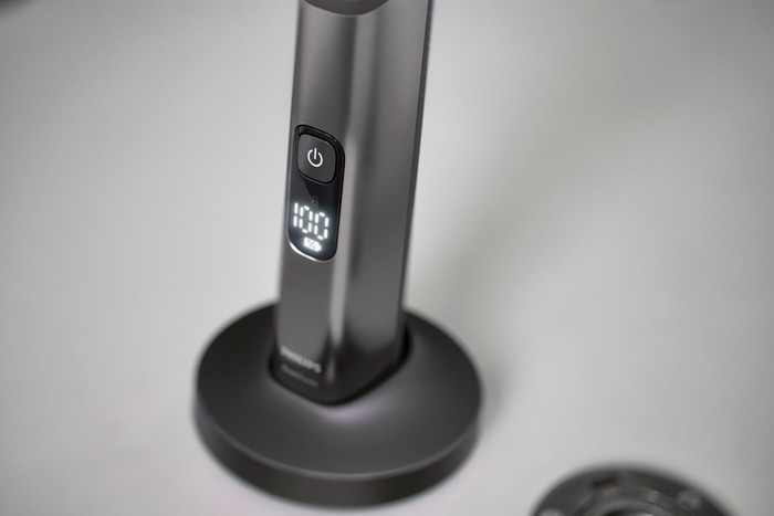 Philips OneBlade Pro 360 QP6652/30 Face & Body Chrome détail