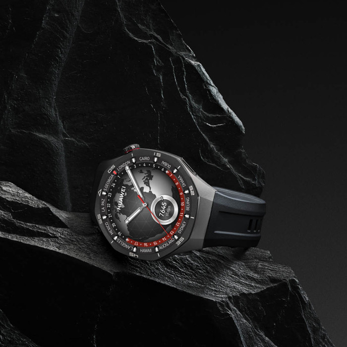 Huawei Watch GT5 Pro Zilver 46mm product in gebruik