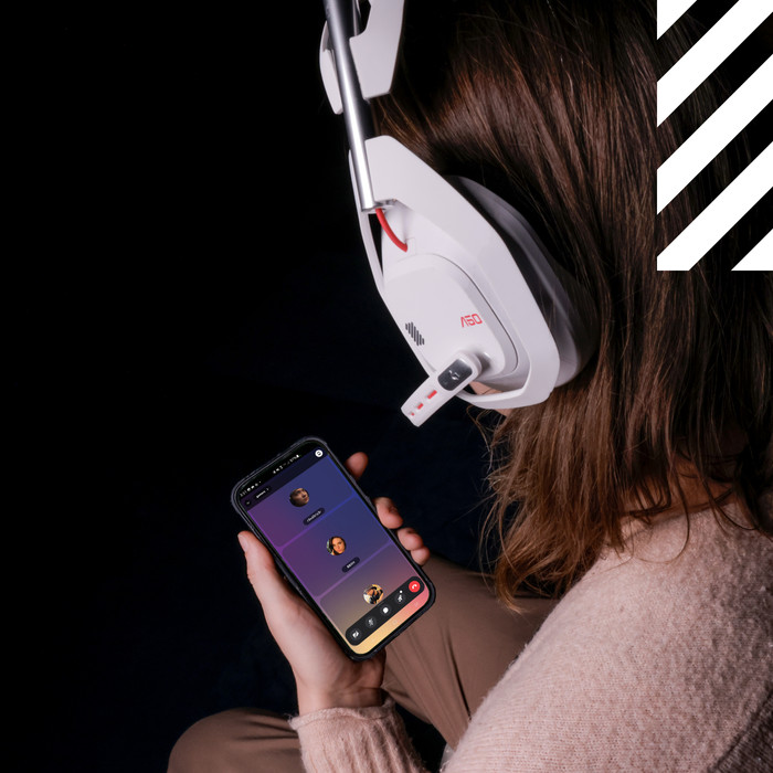 Logitech G Astro A50 Lightspeed Wit product in gebruik