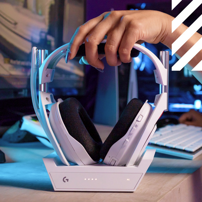 Logitech G Astro A50 Lightspeed Wit product in gebruik