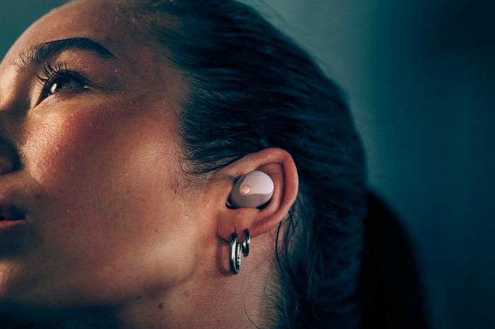 Sony WF-1000XM5 Pink product in use