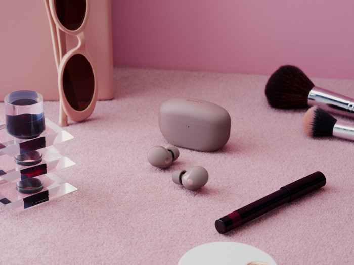 Sony WF-1000XM5 Pink product in use