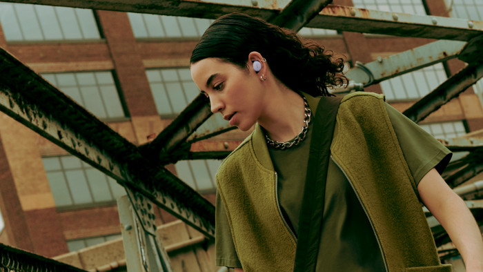 Bose QuietComfort Earbuds Purple product in use