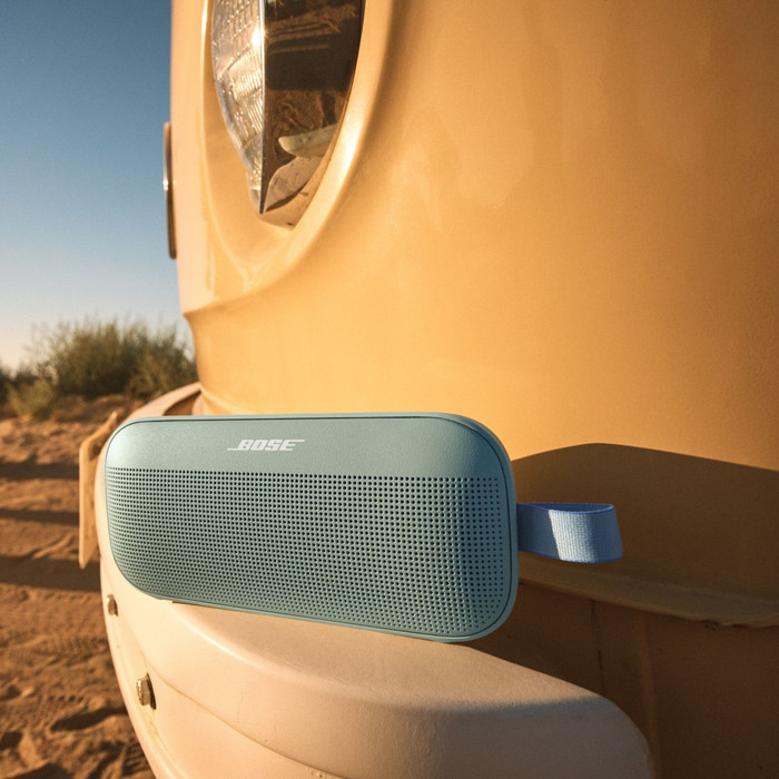 Bose SoundLink Flex 2nd Gen Green product in use