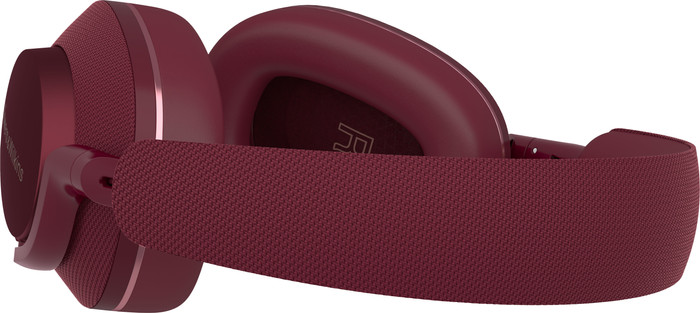 Bowers & Wilkins Px7 S2e Red + BlueBuilt Power Delivery Charger with USB-C Port 20W White detail