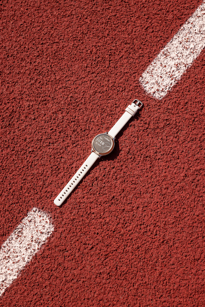 Garmin Lily 2 Active Gold product in use