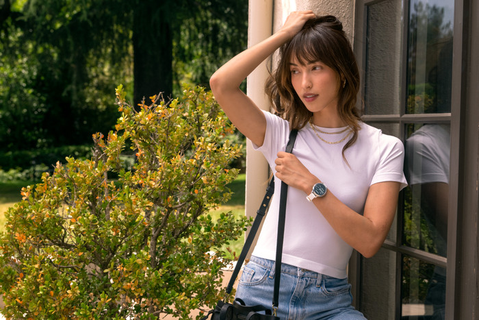 Garmin Lily 2 Active Gold product in use