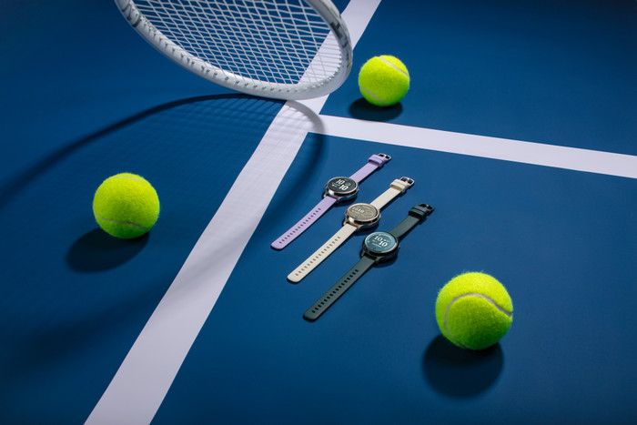 Garmin Lily 2 Active Zilver/Paars product in gebruik