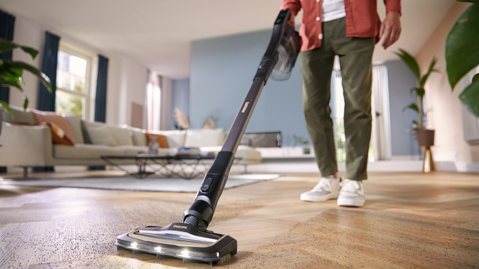 Philips AquaTrio Series 9000 XW9463/11 product in use