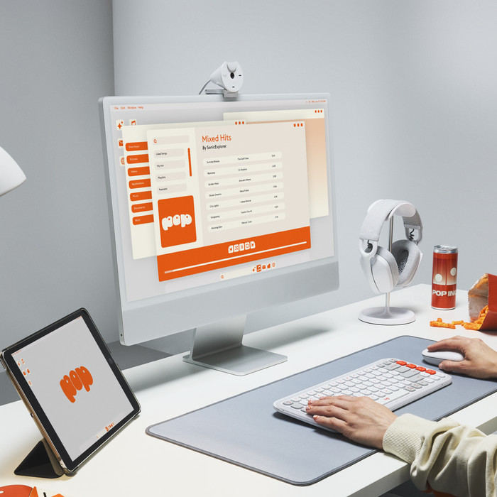 Logitech Pop Icon Combo Keyboard and Mouse Set White AZERTY product in use