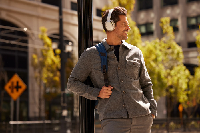 JBL Tour One M2 Champagne visual supplier