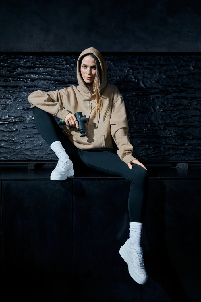 Hyperice Hypervolt Go 2 Wit product in gebruik