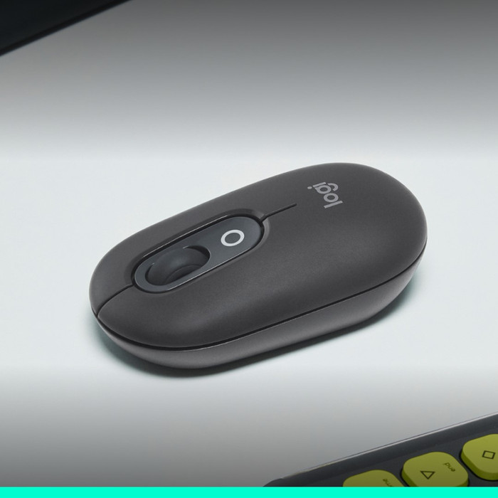 Logitech Pop Draadloze Muis Zwart product in gebruik