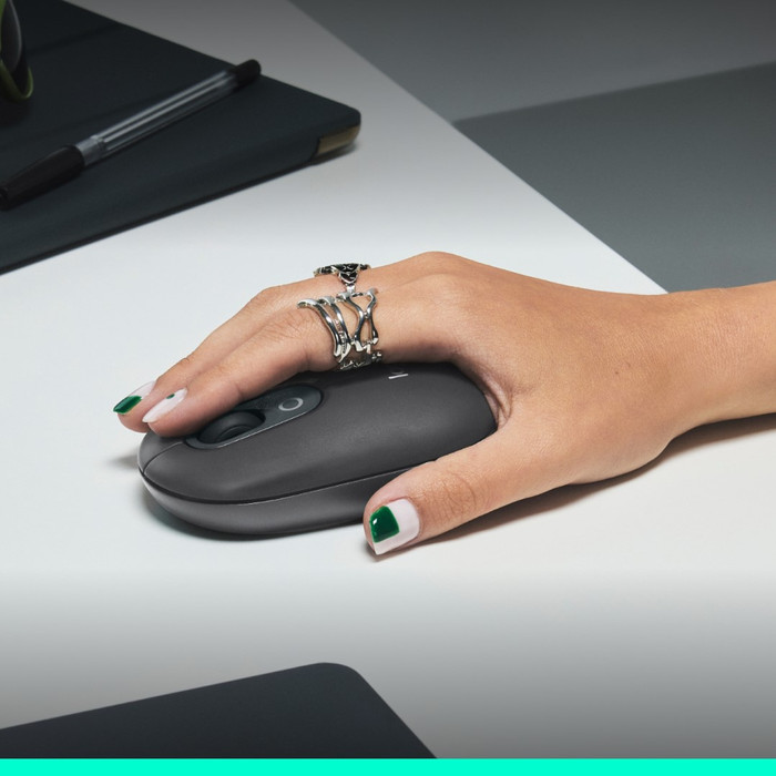 Logitech Pop Draadloze Muis Zwart product in gebruik