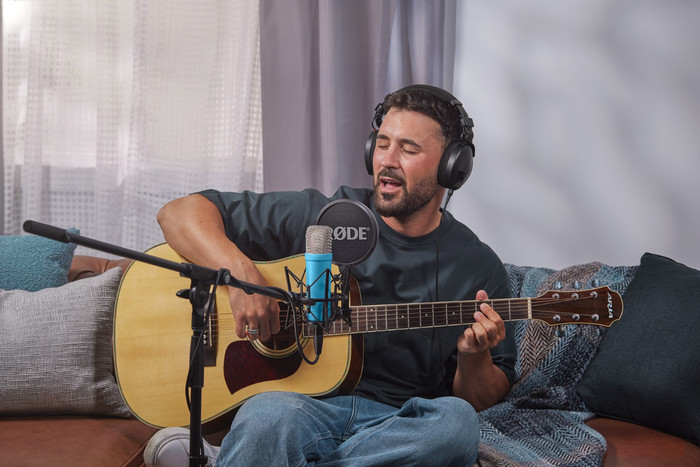 Rode NT1 Signature Series Bleu produit à l'usage