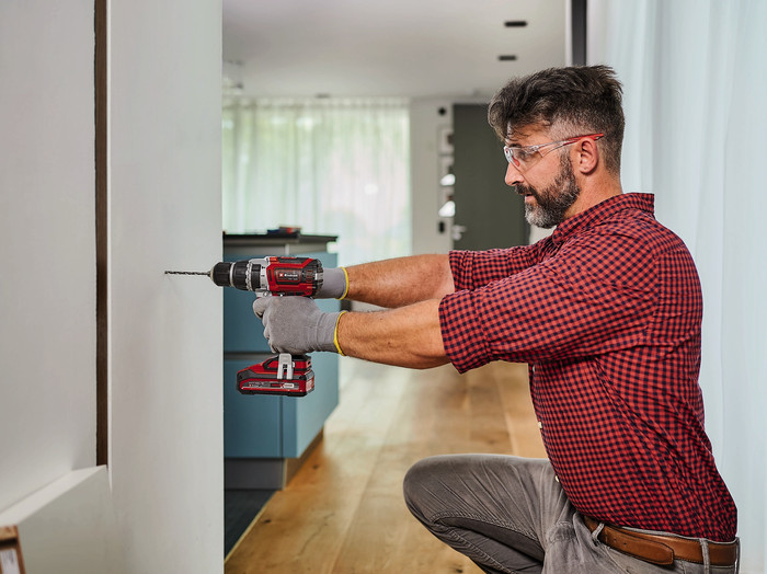 Einhell TP-CD 18/60 Li-i BL Solo 4.0Ah Battery (2x) E-Case M Starter Kit product in use