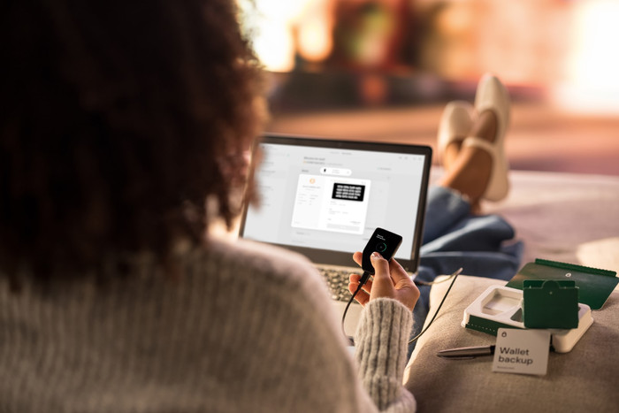 Trezor Safe 5 - Black Graphite produit à l'usage