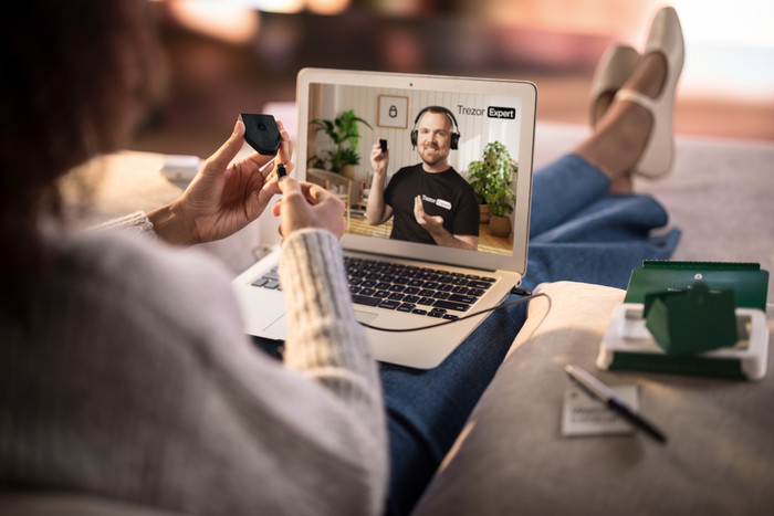 Trezor Safe 5 - Black Graphite produit à l'usage