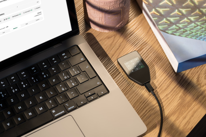 Trezor Safe 5 - Black Graphite produit à l'usage