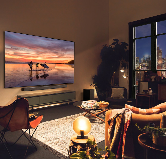 LG 77" OLED EVO C54 4K (2025) + LG DSC9S product in gebruik