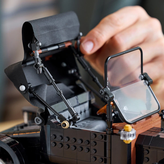 LEGO Icons Ford Model T 11376 product in gebruik