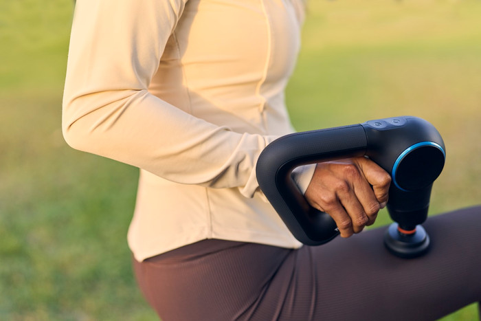 Theragun Prime Plus product in gebruik